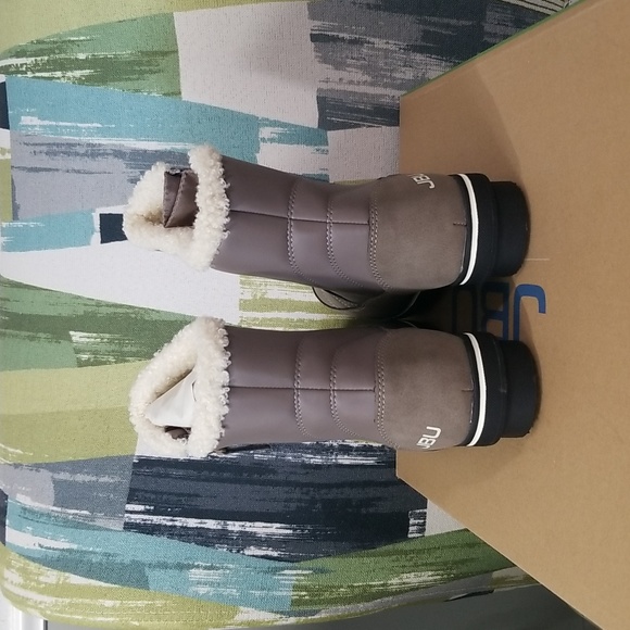 JBU Woman Snowbound In Taupe Size 6 M NIB - Picture 7 of 9